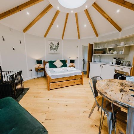فيلا East Thorne Glamping بود المظهر الخارجي الصورة
